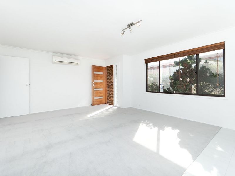 4/63 Macquoid Street, Queanbeyan NSW 2620