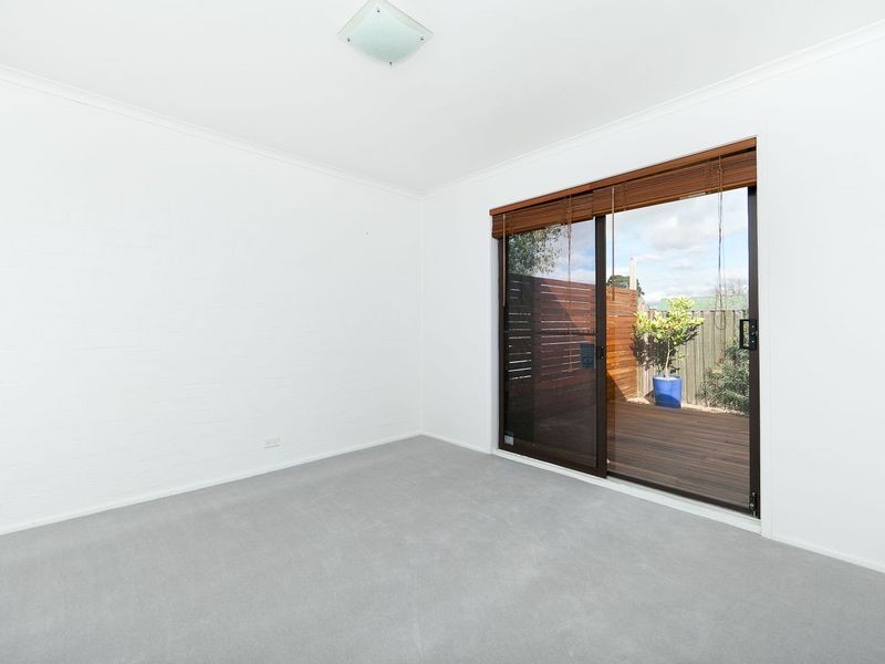 4/63 Macquoid Street, Queanbeyan NSW 2620