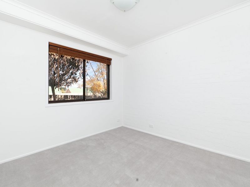 4/63 Macquoid Street, Queanbeyan NSW 2620