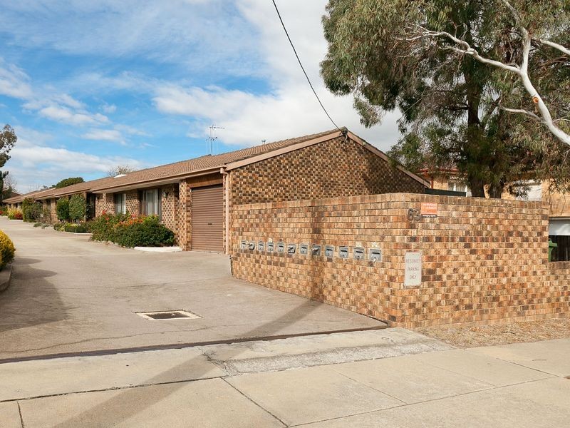 4/63 Macquoid Street, Queanbeyan NSW 2620