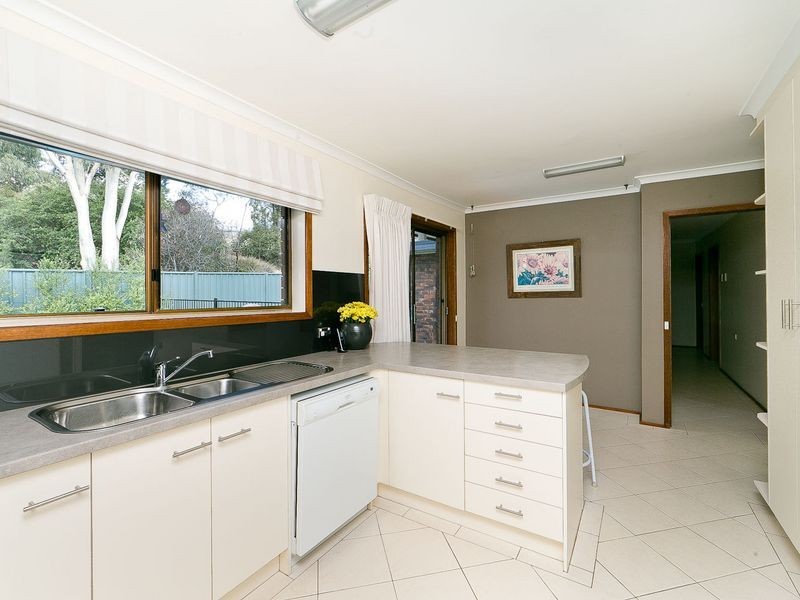 9 Corin Place, Queanbeyan NSW 2620