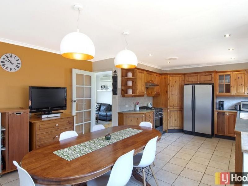 2 Cassinia Street, Queanbeyan NSW 2620