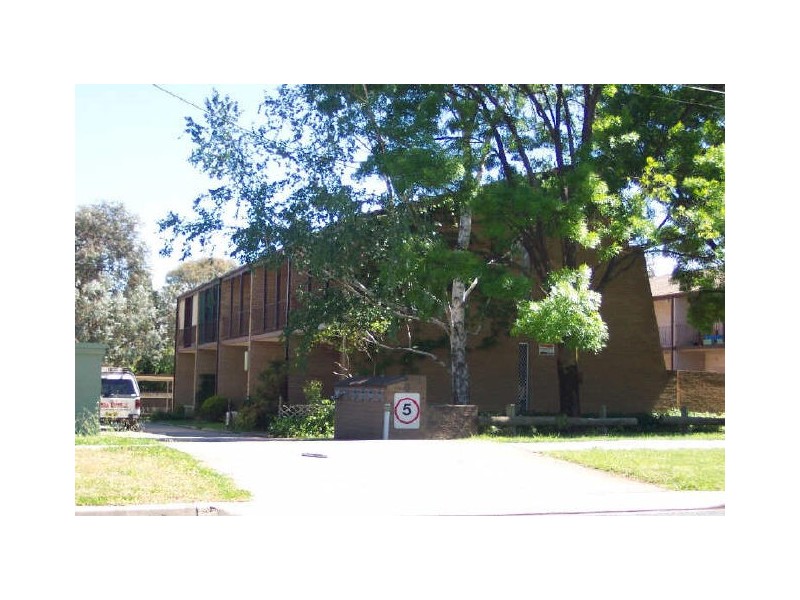 6 Yarrow Street, Queanbeyan NSW 2620