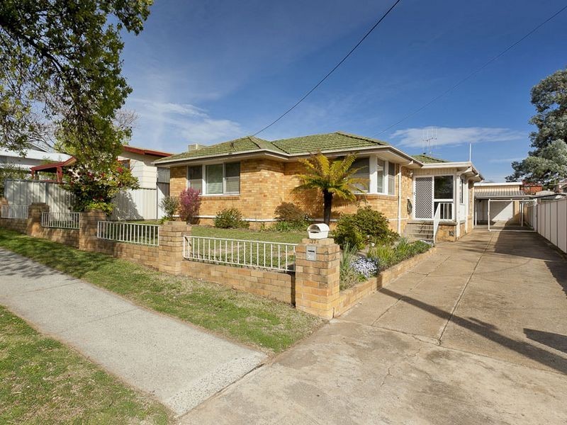 37 Donald Road, Queanbeyan NSW 2620