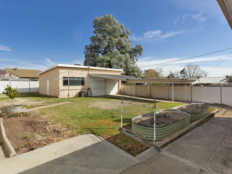37 Donald Road, Queanbeyan NSW 2620