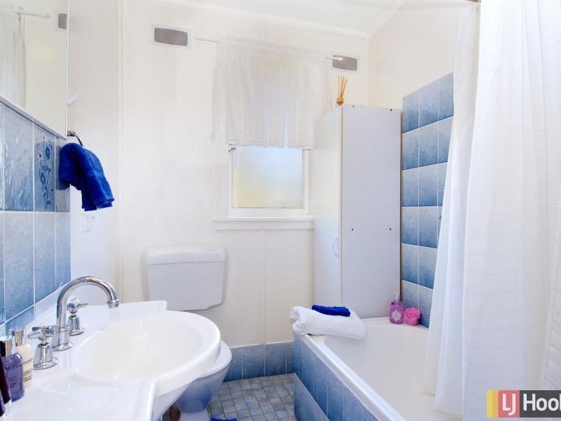 2 Hakea Street, Queanbeyan NSW 2620