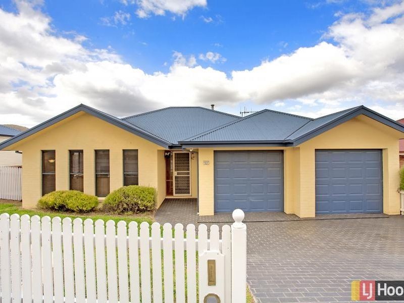 10 Stonehaven Circuit, Queanbeyan NSW 2620