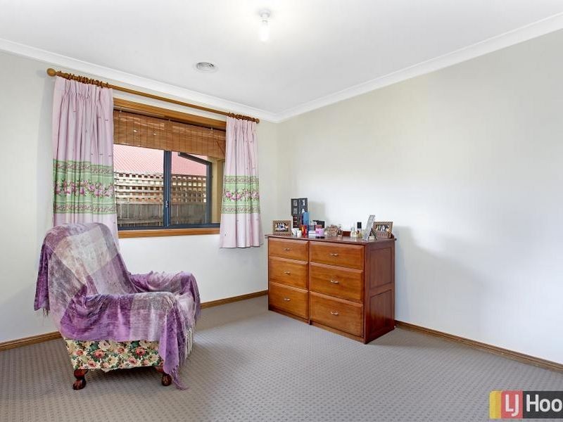 10 Stonehaven Circuit, Queanbeyan NSW 2620
