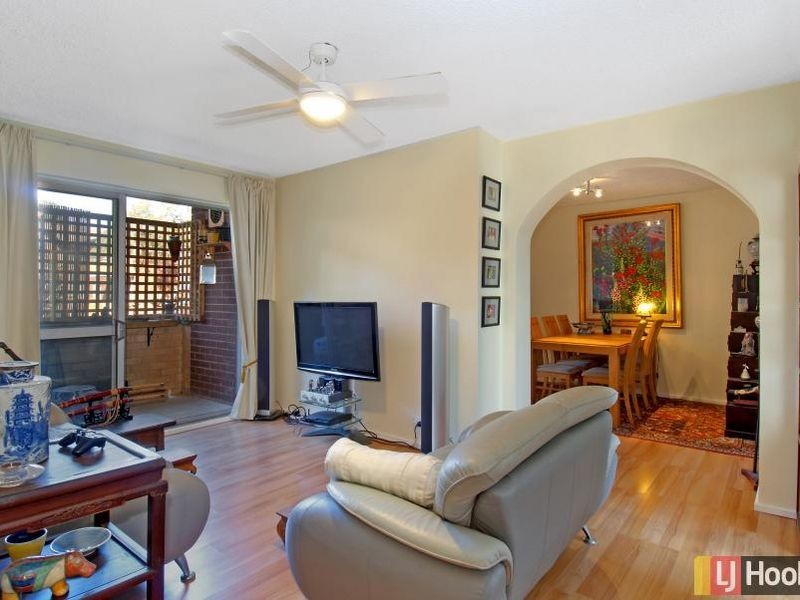 8/30 Trinculo Place, Queanbeyan NSW 2620