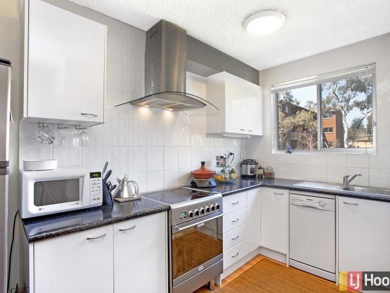 8/30 Trinculo Place, Queanbeyan NSW 2620
