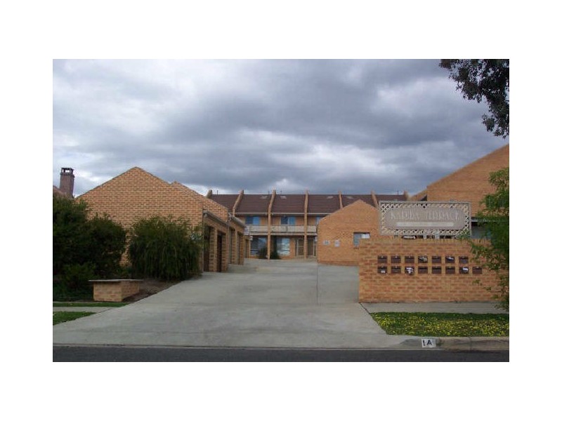 1a Davison Street, Queanbeyan NSW 2620