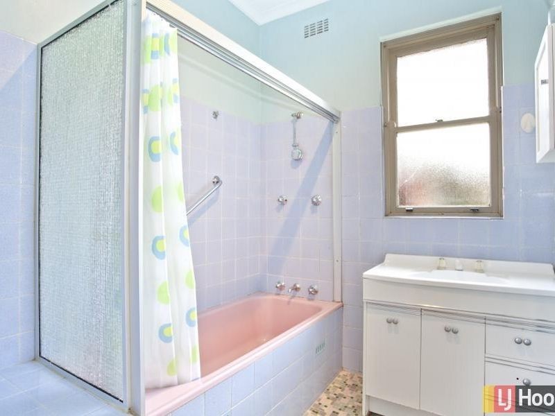 18 O’Hanlon Road, Queanbeyan NSW 2620