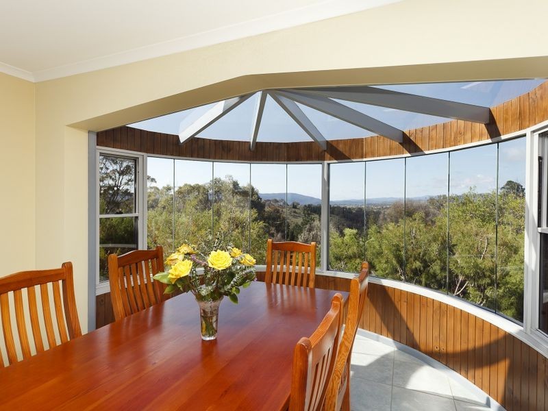 6 Mol Crescent, Queanbeyan NSW 2620