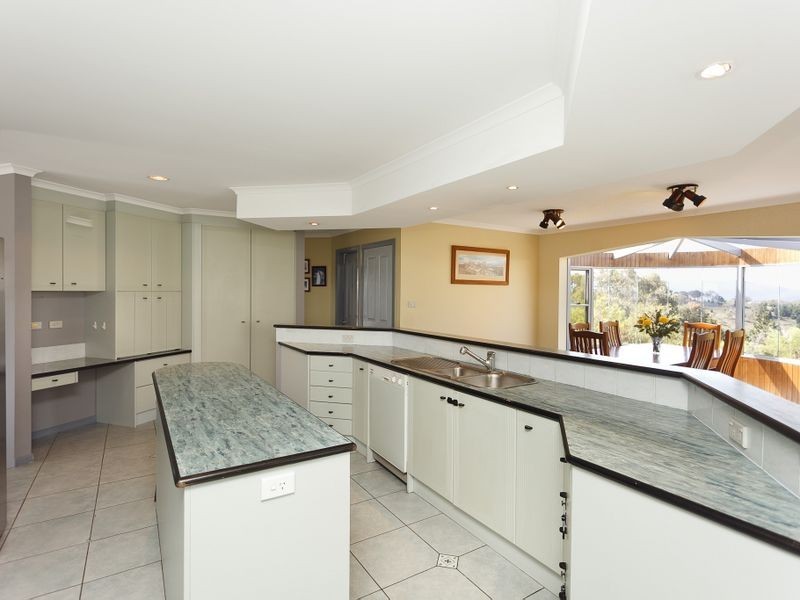 6 Mol Crescent, Queanbeyan NSW 2620