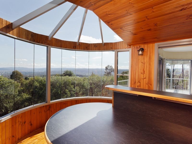 6 Mol Crescent, Queanbeyan NSW 2620