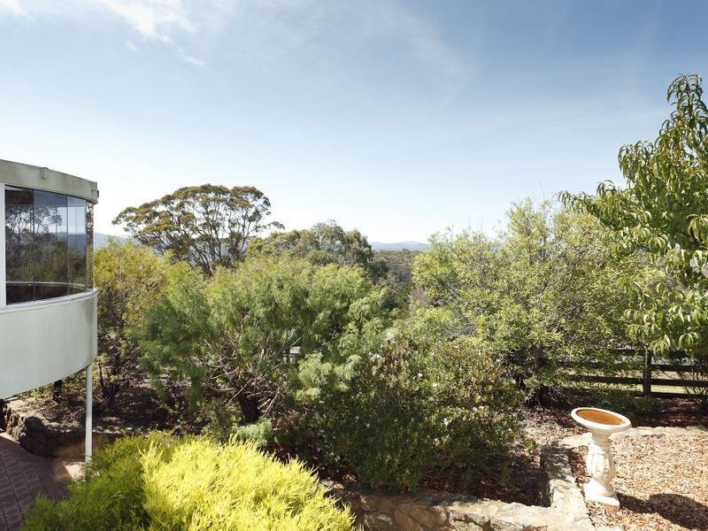 6 Mol Crescent, Queanbeyan NSW 2620