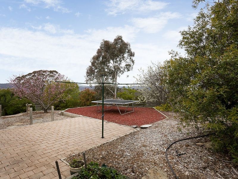 6 Mol Crescent, Queanbeyan NSW 2620