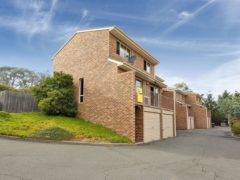 1/2 Doyle Place, Queanbeyan NSW 2620