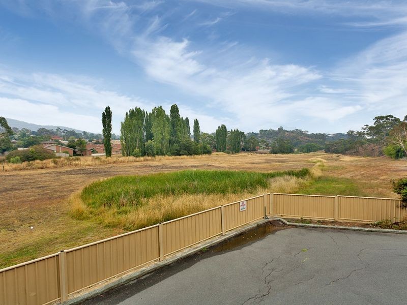 1/2 Doyle Place, Queanbeyan NSW 2620