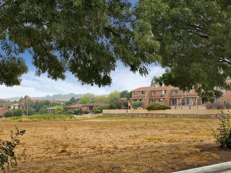1/2 Doyle Place, Queanbeyan NSW 2620