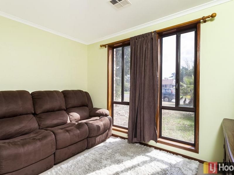 4 Steel Place, Queanbeyan NSW 2620