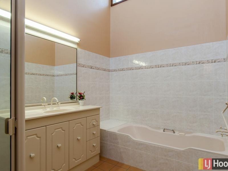7 Eecen Road, Queanbeyan NSW 2620