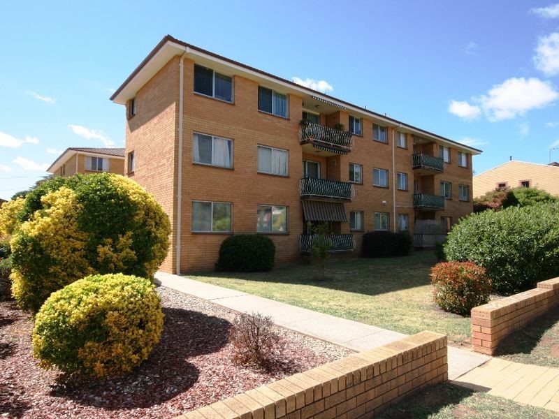 5/26 McKeahnie Street, Queanbeyan NSW 2620