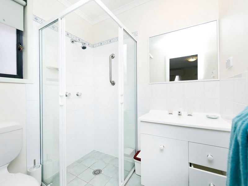 4/136 Halloran Drive, Jerrabomberra NSW 2619