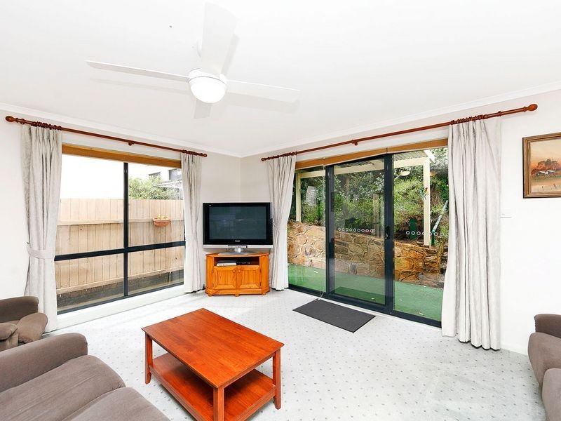 4/136 Halloran Drive, Jerrabomberra NSW 2619