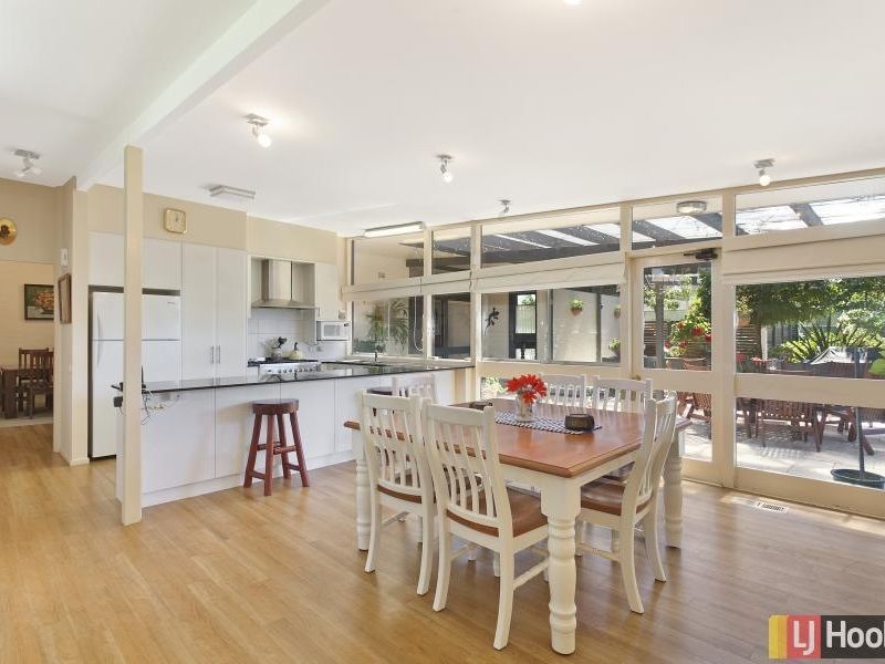 10 Parr Place, Queanbeyan NSW 2620