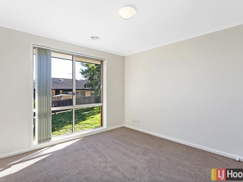 30 Freestone Crescent, Jerrabomberra NSW 2619