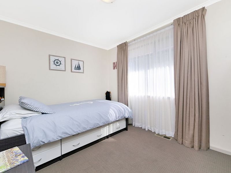 77 Munro Road, Queanbeyan NSW 2620
