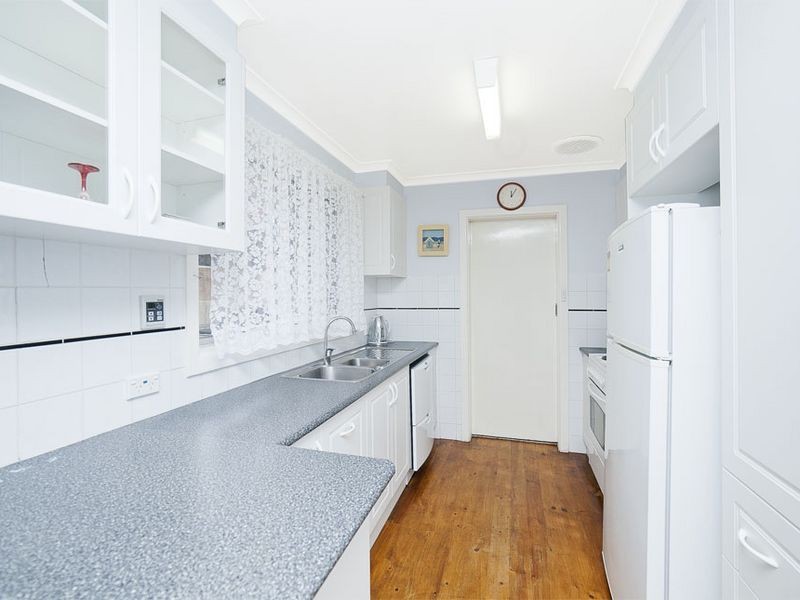 10 Christopher Crescent, Queanbeyan NSW 2620