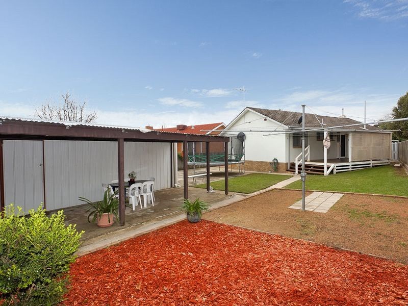 10 Christopher Crescent, Queanbeyan NSW 2620