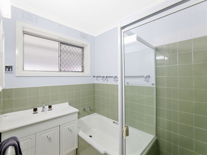 10 Christopher Crescent, Queanbeyan NSW 2620