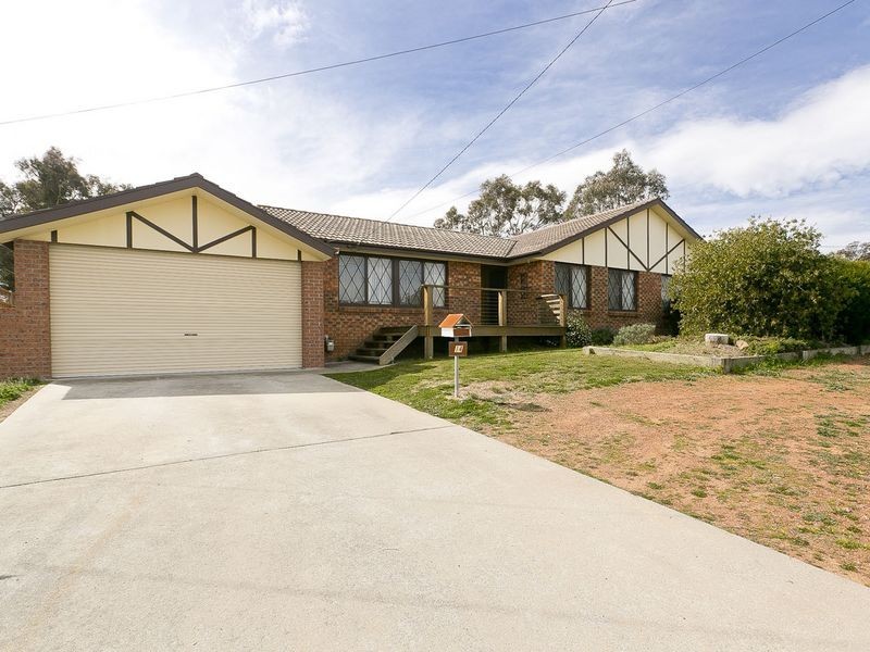 14 Robertson Street, Queanbeyan NSW 2620