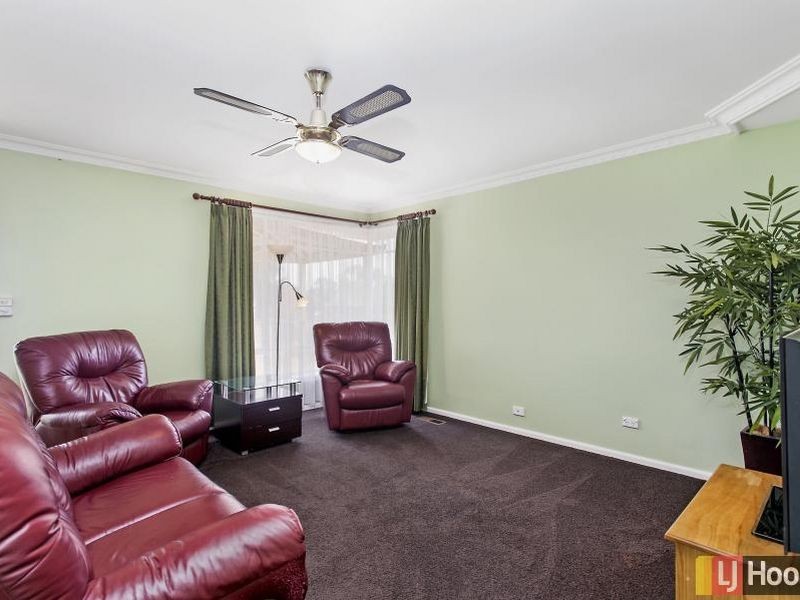 6 Wilgabar Way, Queanbeyan NSW 2620