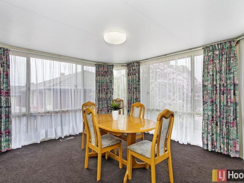 6 Wilgabar Way, Queanbeyan NSW 2620