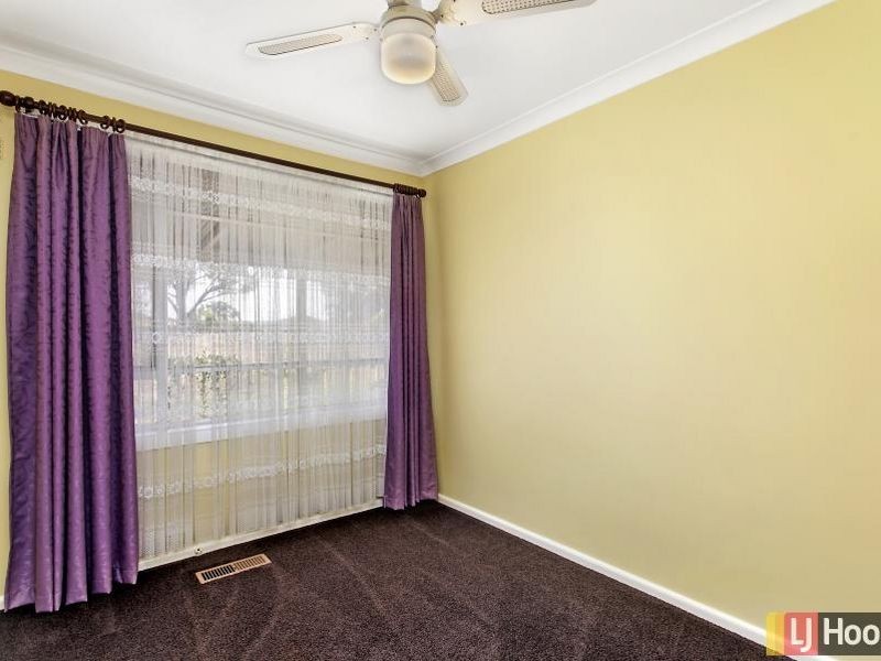 6 Wilgabar Way, Queanbeyan NSW 2620