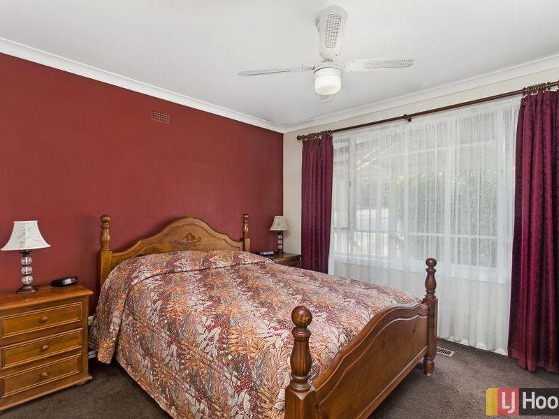6 Wilgabar Way, Queanbeyan NSW 2620