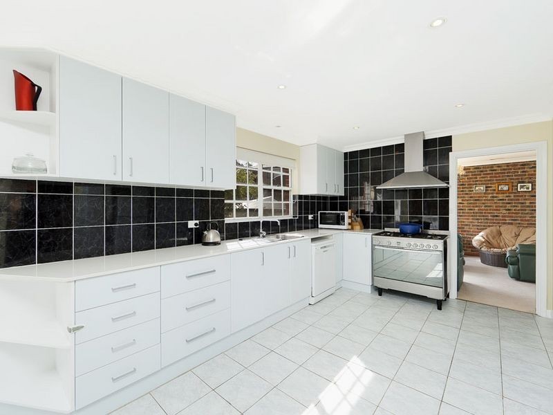 32 Candlebark Road, Queanbeyan NSW 2620