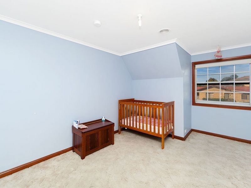 32 Candlebark Road, Queanbeyan NSW 2620