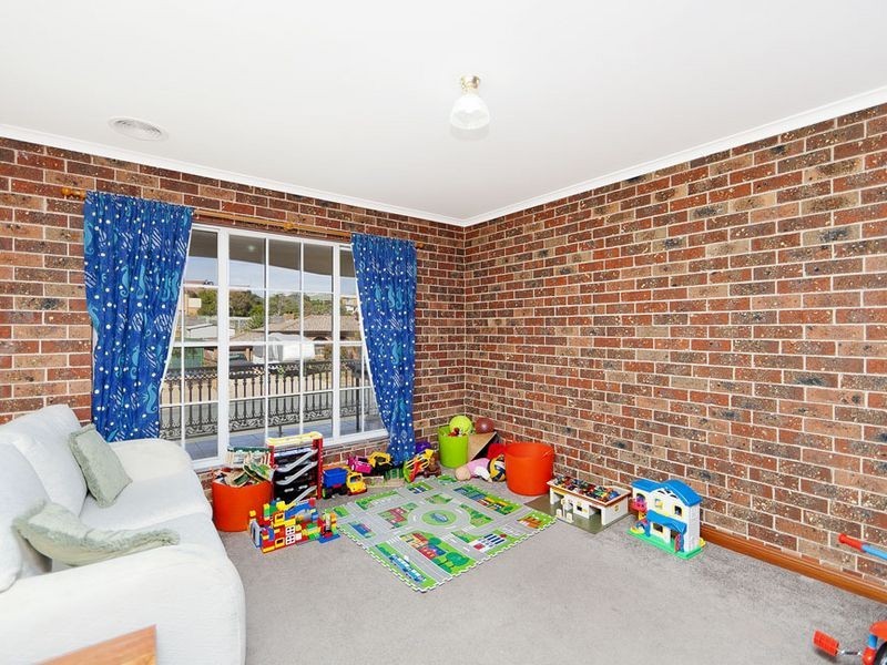 32 Candlebark Road, Queanbeyan NSW 2620