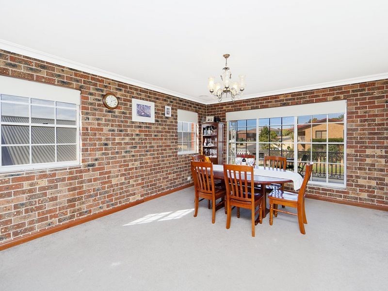 32 Candlebark Road, Queanbeyan NSW 2620