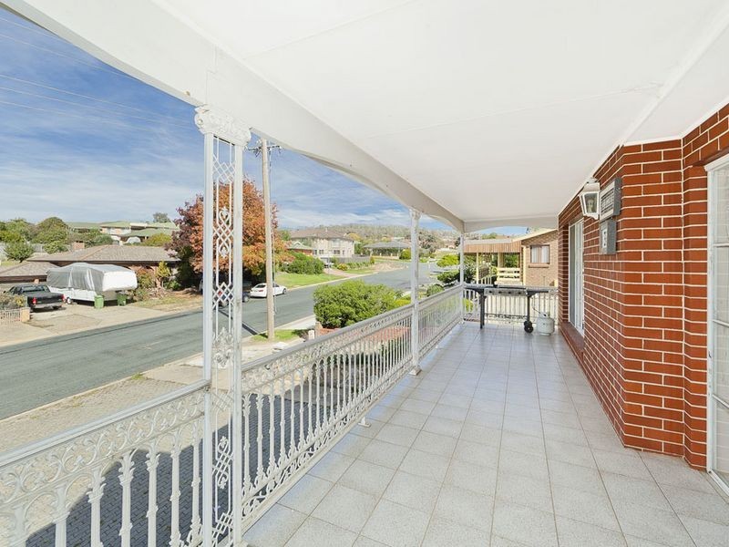 32 Candlebark Road, Queanbeyan NSW 2620