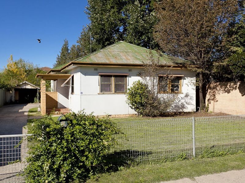 49 Canberra Avenue, Queanbeyan NSW 2620