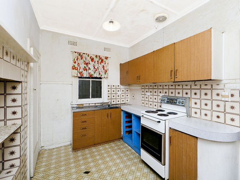 49 Canberra Avenue, Queanbeyan NSW 2620