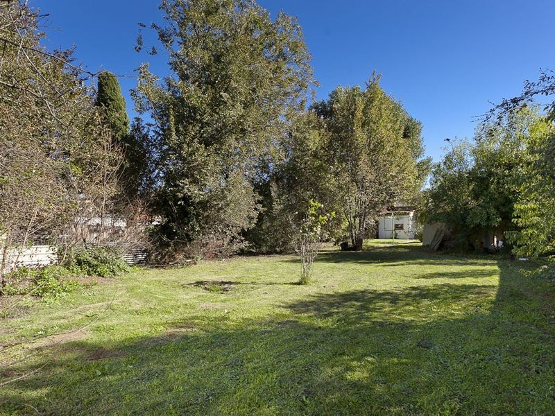 49 Canberra Avenue, Queanbeyan NSW 2620