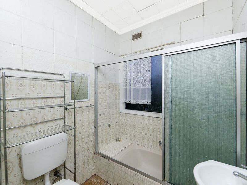 49 Canberra Avenue, Queanbeyan NSW 2620