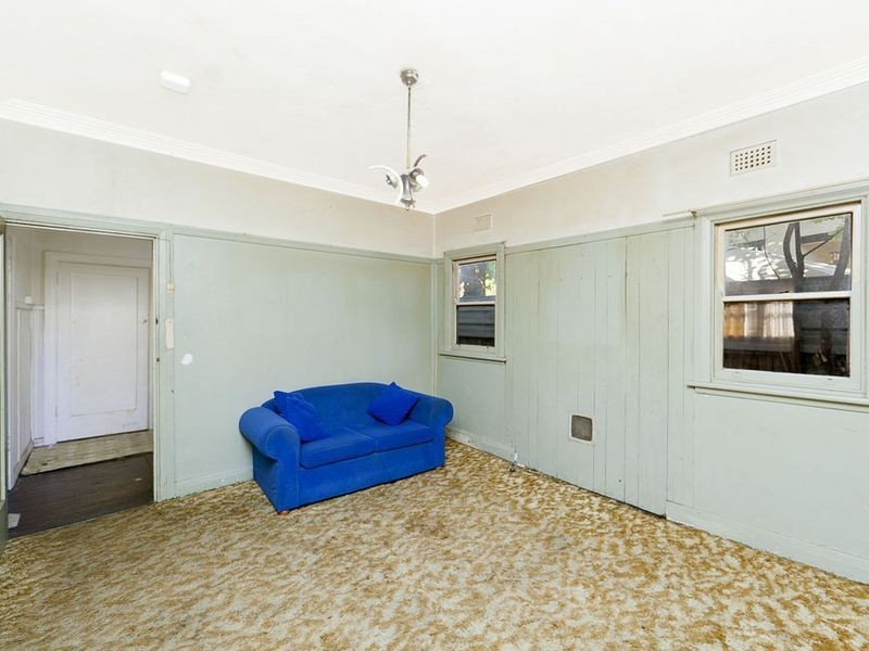 49 Canberra Avenue, Queanbeyan NSW 2620